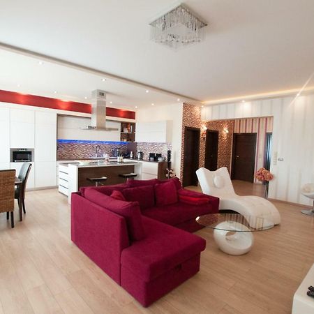 Prestige Apartment Komárno Esterno foto