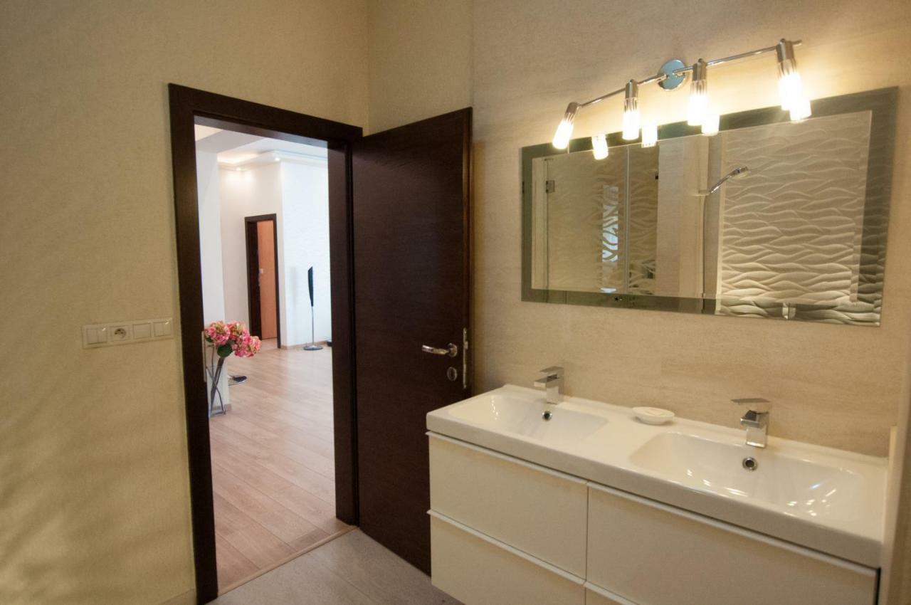 Prestige Apartment Komárno Esterno foto