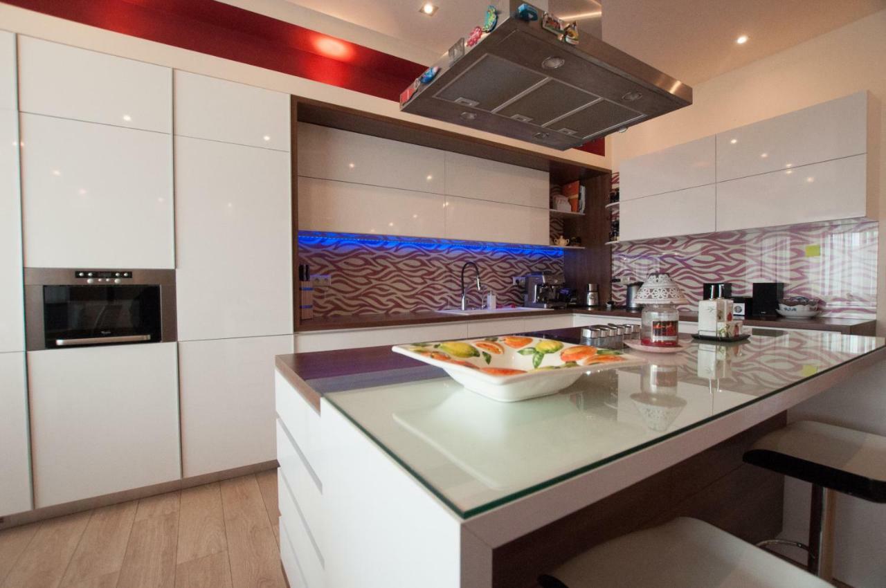 Prestige Apartment Komárno Esterno foto