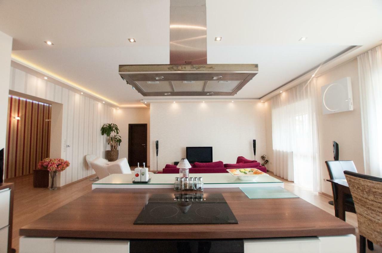 Prestige Apartment Komárno Esterno foto