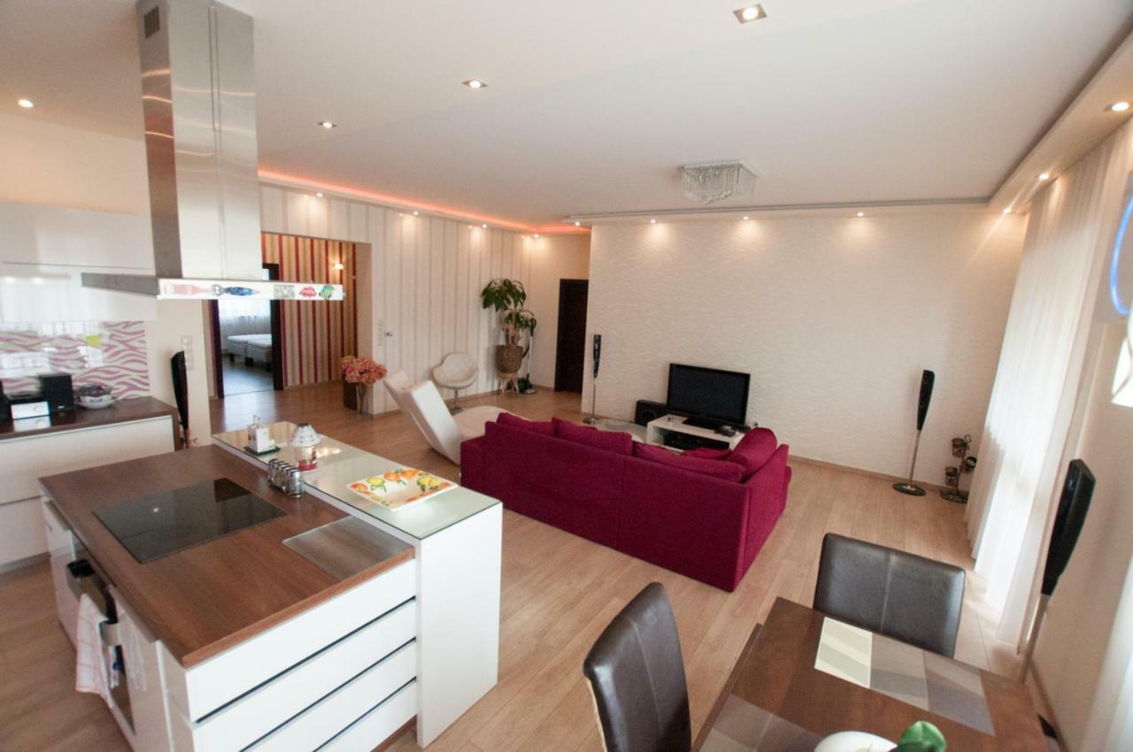 Prestige Apartment Komárno Esterno foto